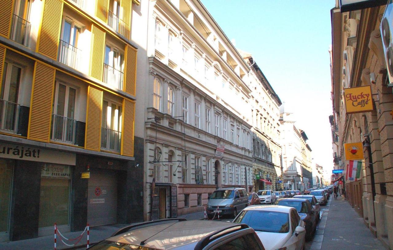 Little Italy Bronx Apartment Budapest Luaran gambar